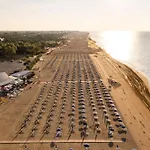 Comfortable Flat Next To The Beach-beahost *