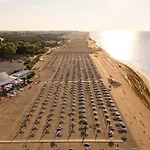 Daire Comfortable Flat Next To The Beach-beahost *