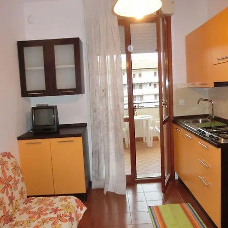Comfortable Flat Next To The Beach-beahost